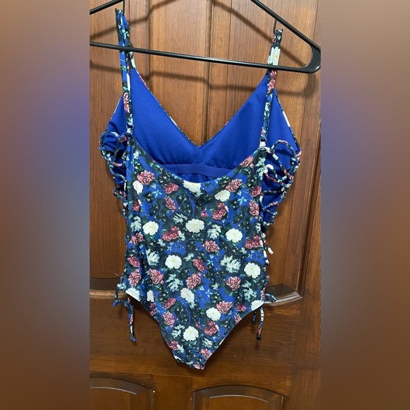 Rachel Roy women’s size Large blue floral side Lace up one piece swimsuit - Picture 3 of 8